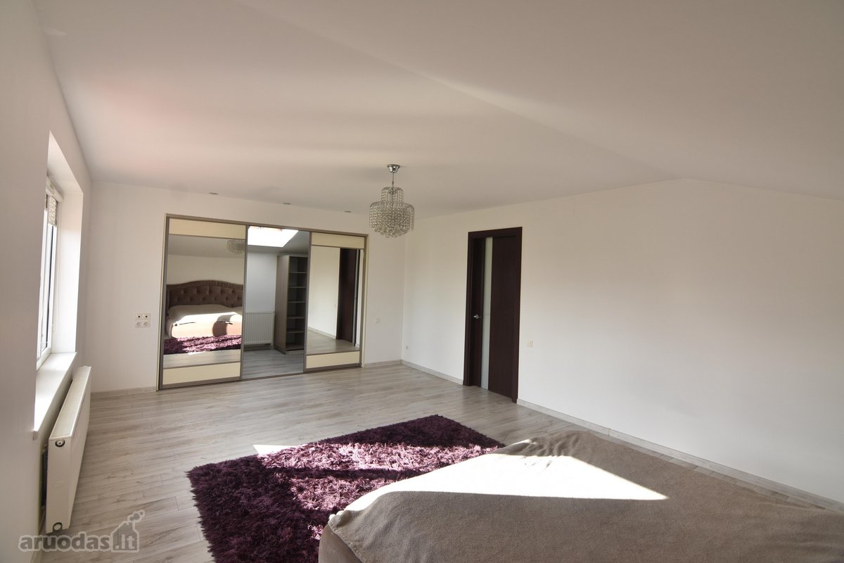 Parduodamas erdvus 182,41 kv.m. namas šalia - nuotraukos Nr. 15