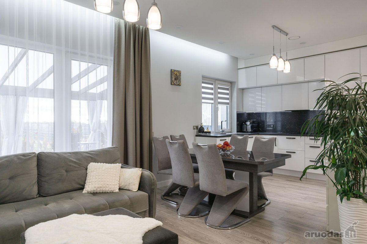 Parduodamas pilnai įrengtas 138 m² namas - nuotraukos Nr. 3