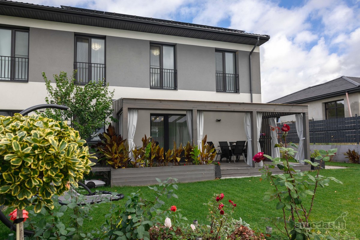 Parduodamas pilnai įrengtas 138 m² namas - nuotraukos Nr. 35