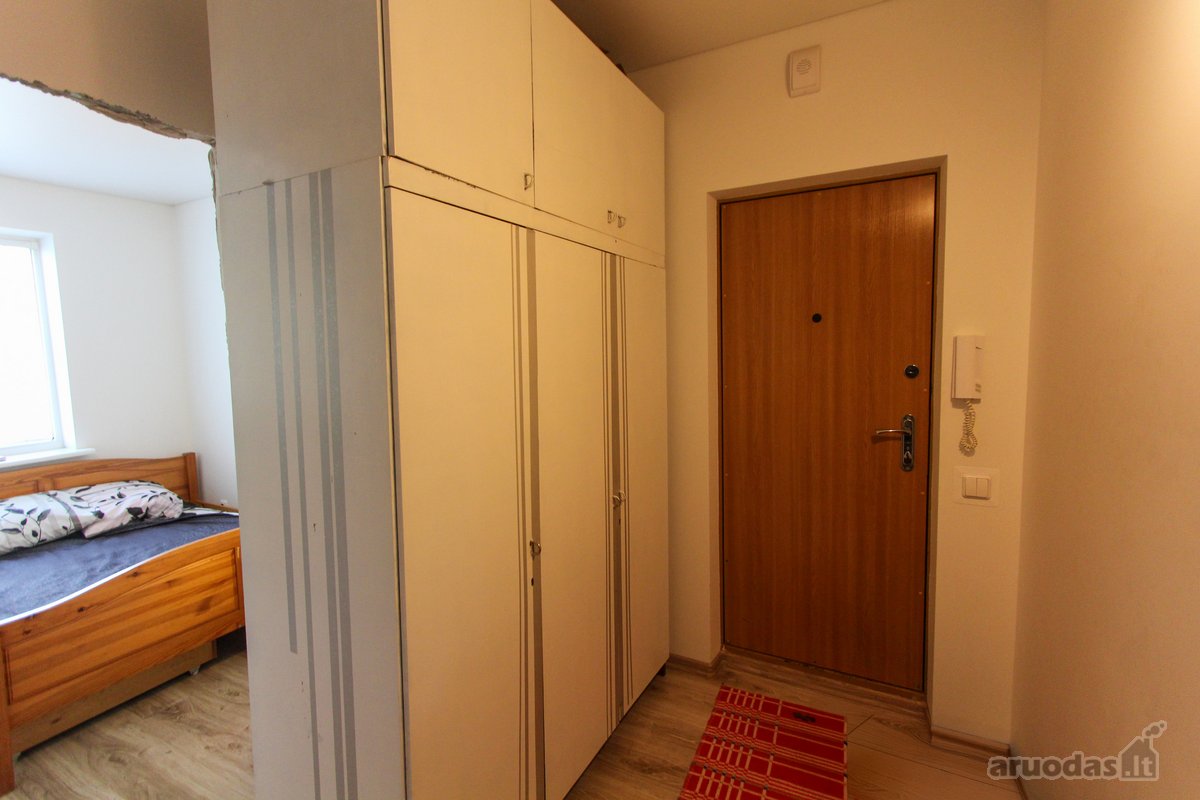 Parduodamas erdvus dviejų kambarių butas - nuotraukos Nr. 6