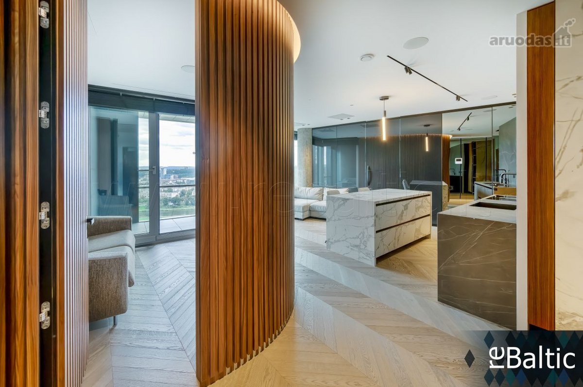 Prabangus butas Tower projekte su nuostabia - nuotraukos Nr. 7