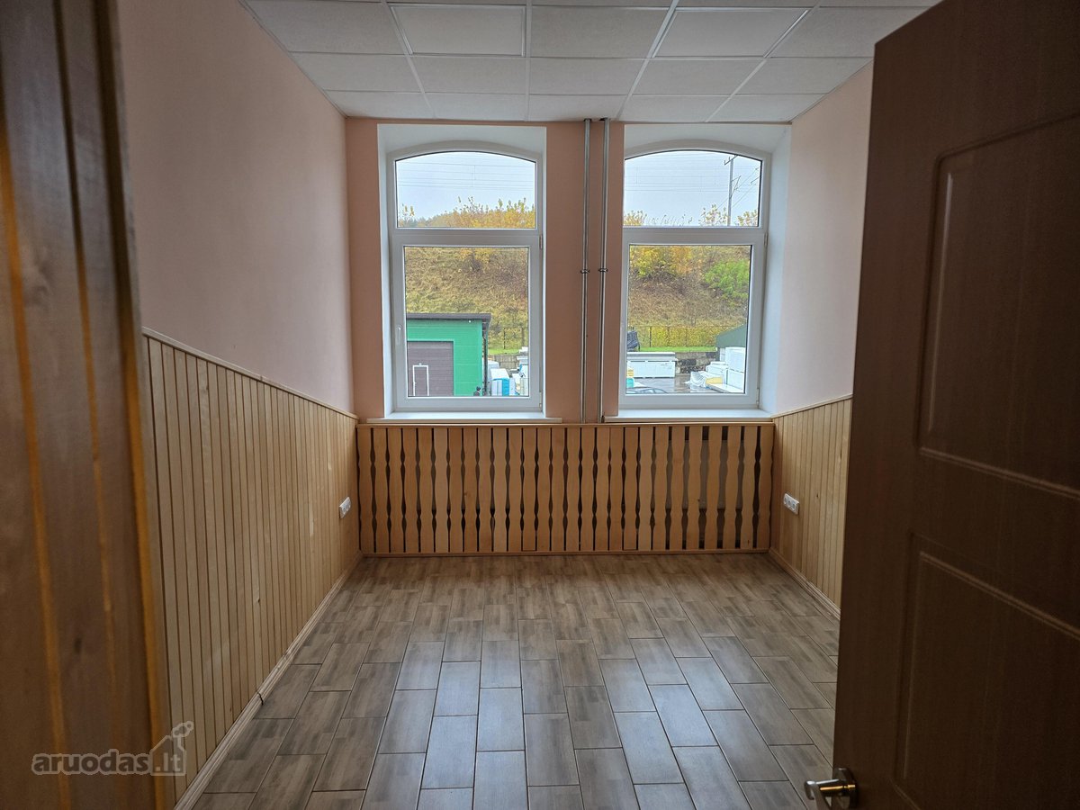 Ofiso kambarys naujai renovuotam pastate. - nuotraukos Nr. 5