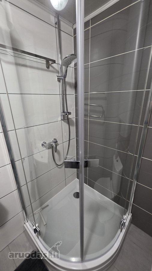 Išnuomojama visiškai atskira namo dalis su kiemu - nuotraukos Nr. 14