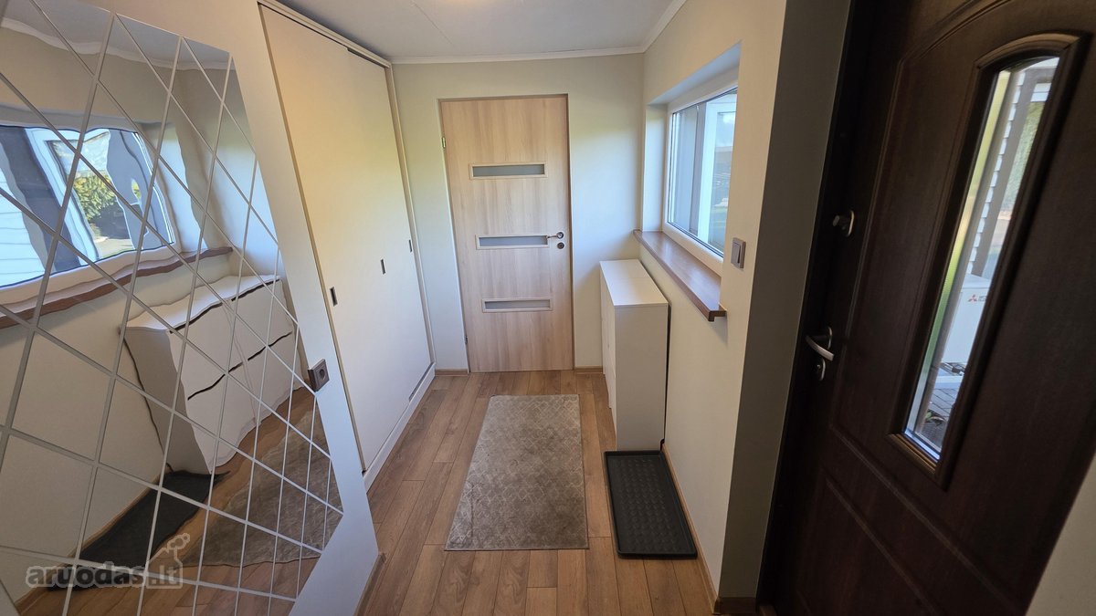 Išnuomojama visiškai atskira namo dalis su kiemu - nuotraukos Nr. 15
