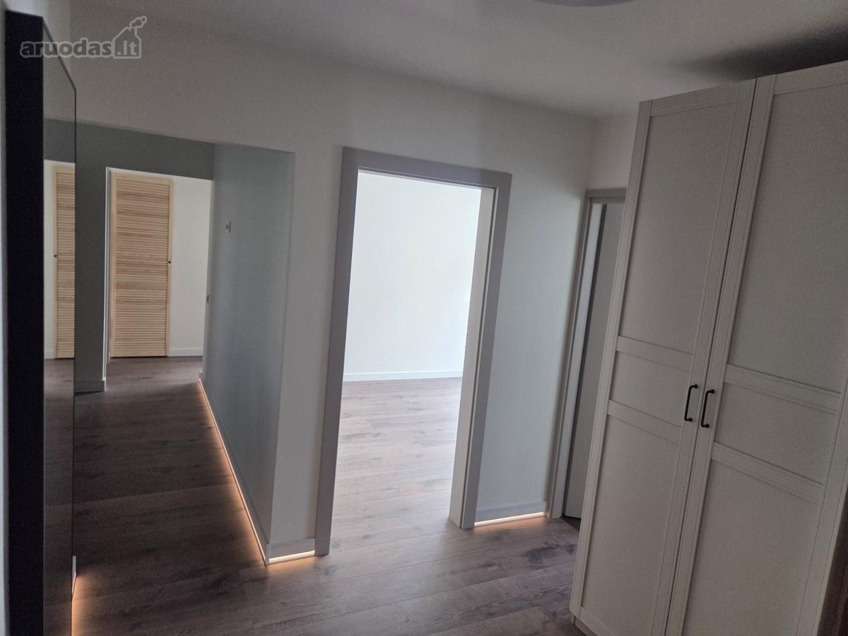 Parduodamas pilnai renovuotas, erdvus 4 - nuotraukos Nr. 17