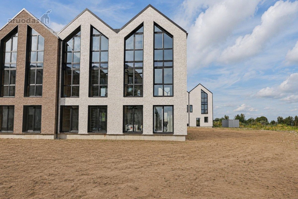 W - nuotraukos Nr. 4