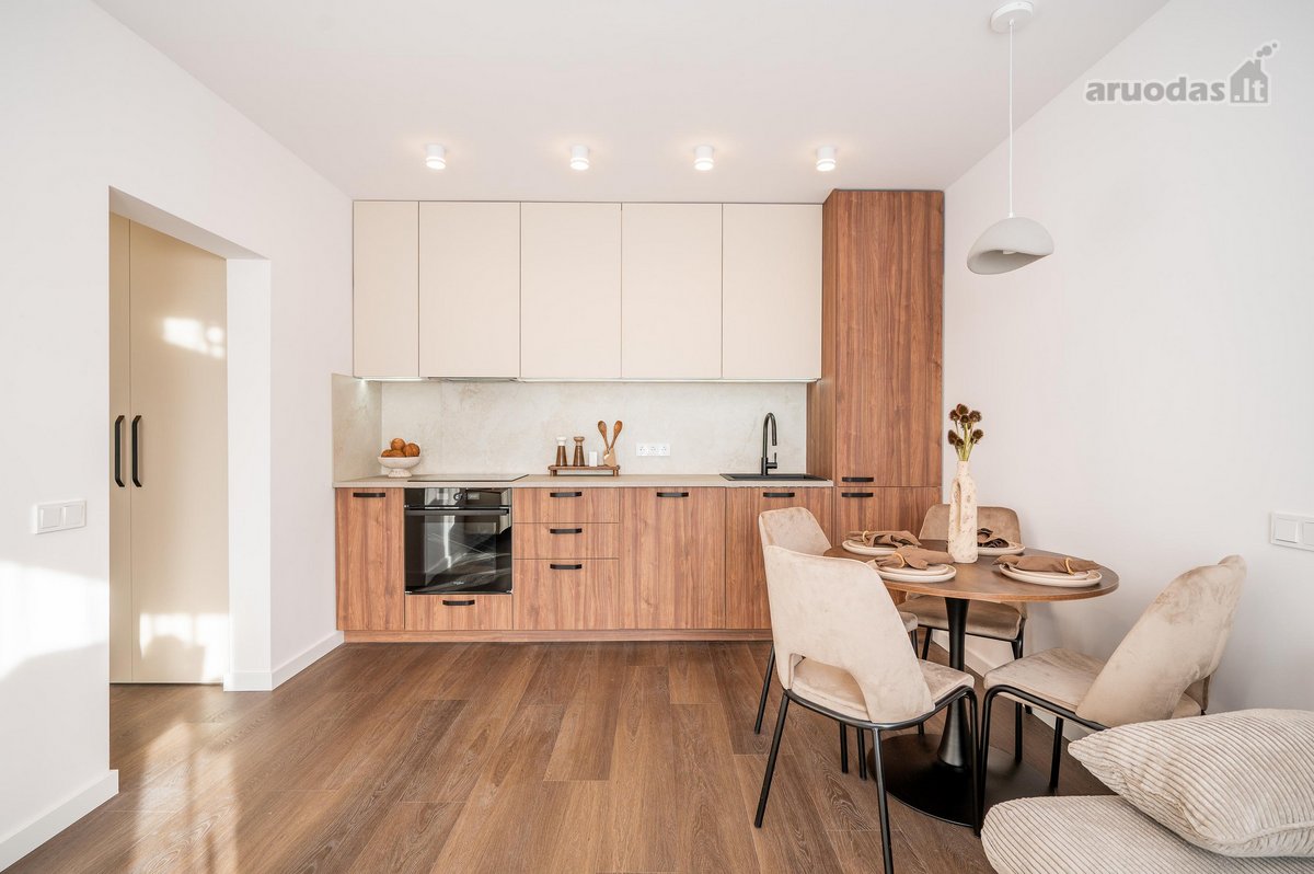 53,4 m²  3 kambariai  5/5 aukštas  4 m² - nuotraukos Nr. 3