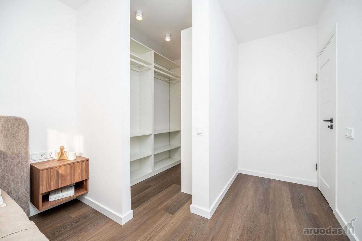 53,4 m²  3 kambariai  5/5 aukštas  4 m² - nuotraukos Nr. 6