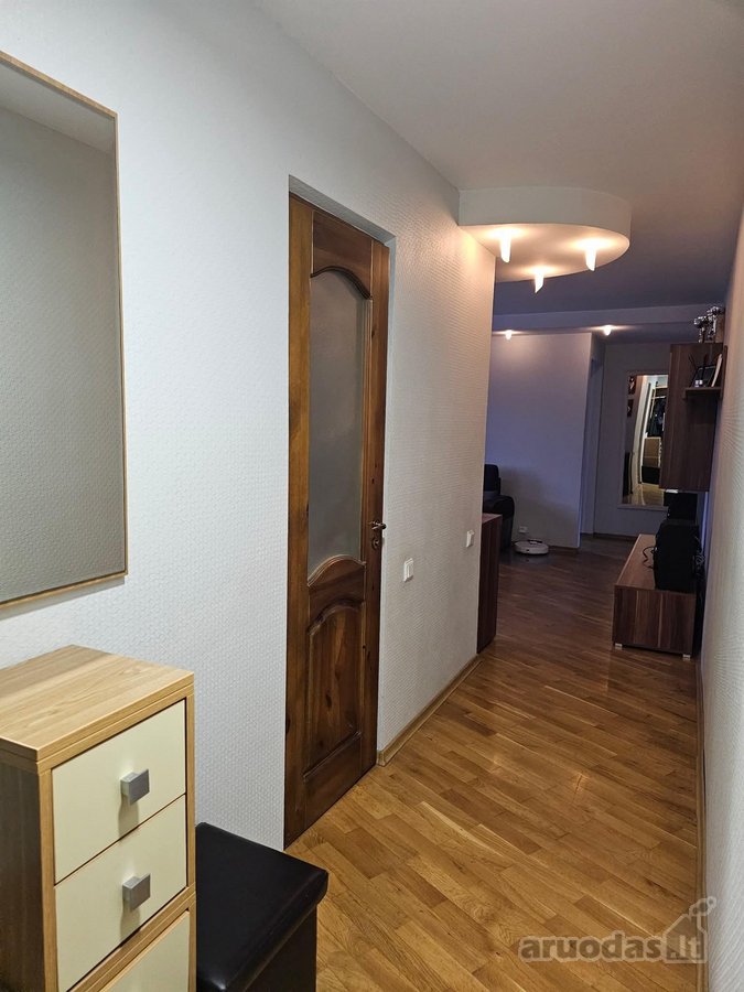 Išnuomojamas 3 kambarių butas pačiame miesto - nuotraukos Nr. 9