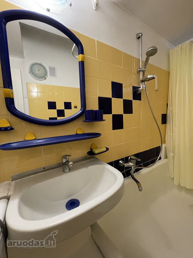 Centre renovuotame name dviejų kambarių butas - nuotraukos Nr. 11