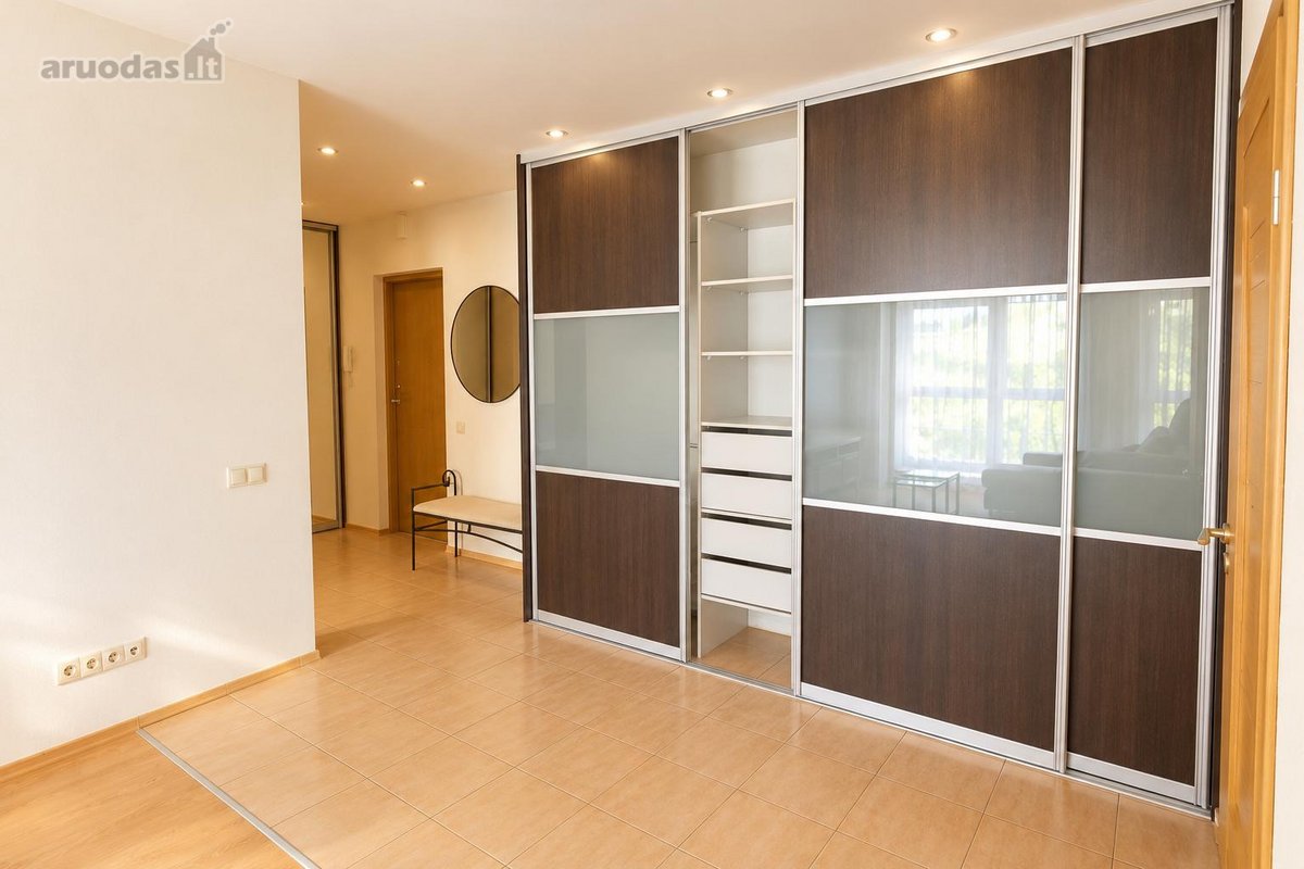 Erdvus 2 k. butas (56,01 m² + balkonas 5,47 m²). - nuotraukos Nr. 6
