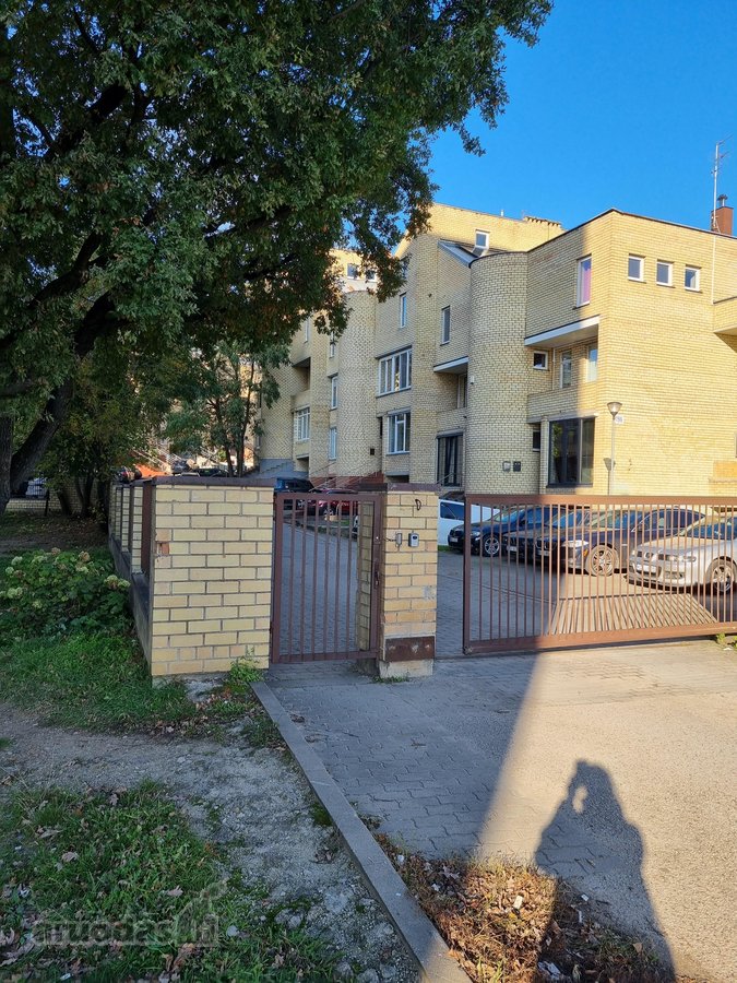 Parduodamas erdvus dviejų lygių butas - nuotraukos Nr. 2