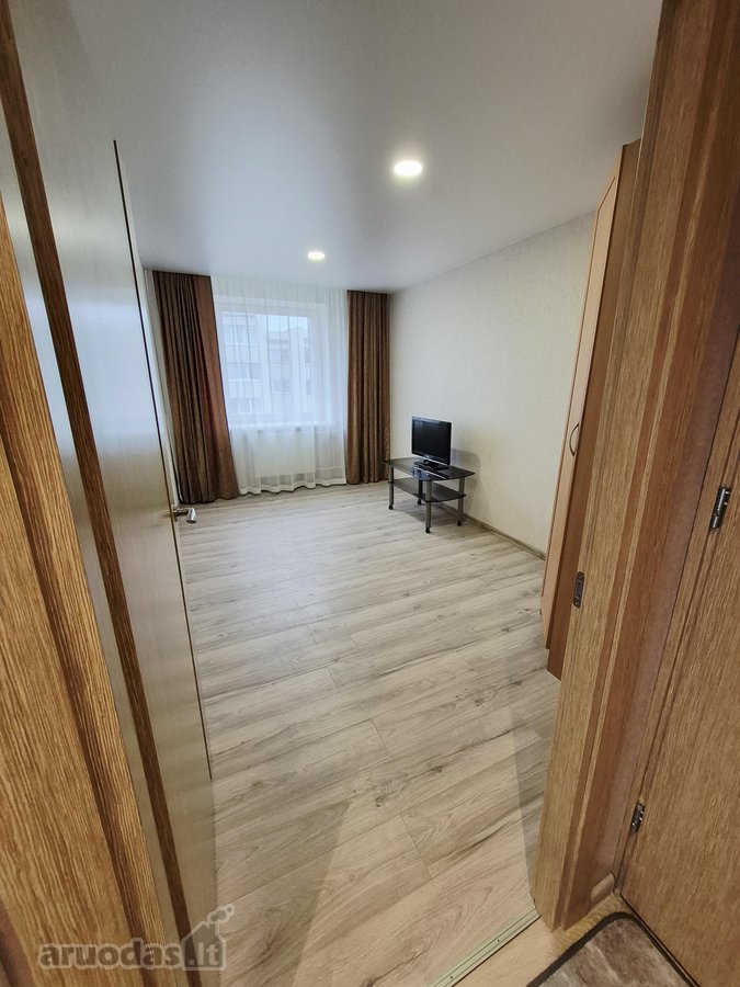 Nuomojamas dviejų kambarių butas renovuotame - nuotraukos Nr. 3