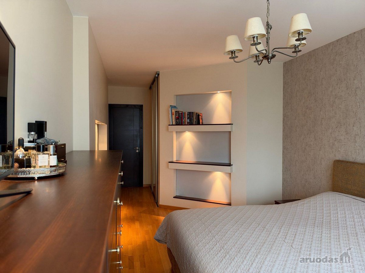 Parduodamas išskirtinis ir erdvus 3 kambarių - nuotraukos Nr. 18