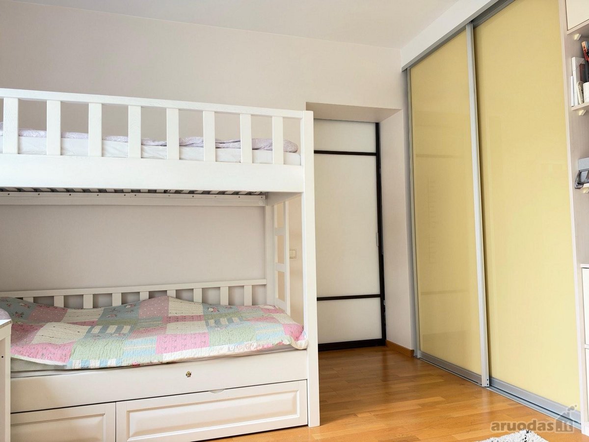 Parduodamas išskirtinis ir erdvus 3 kambarių - nuotraukos Nr. 21