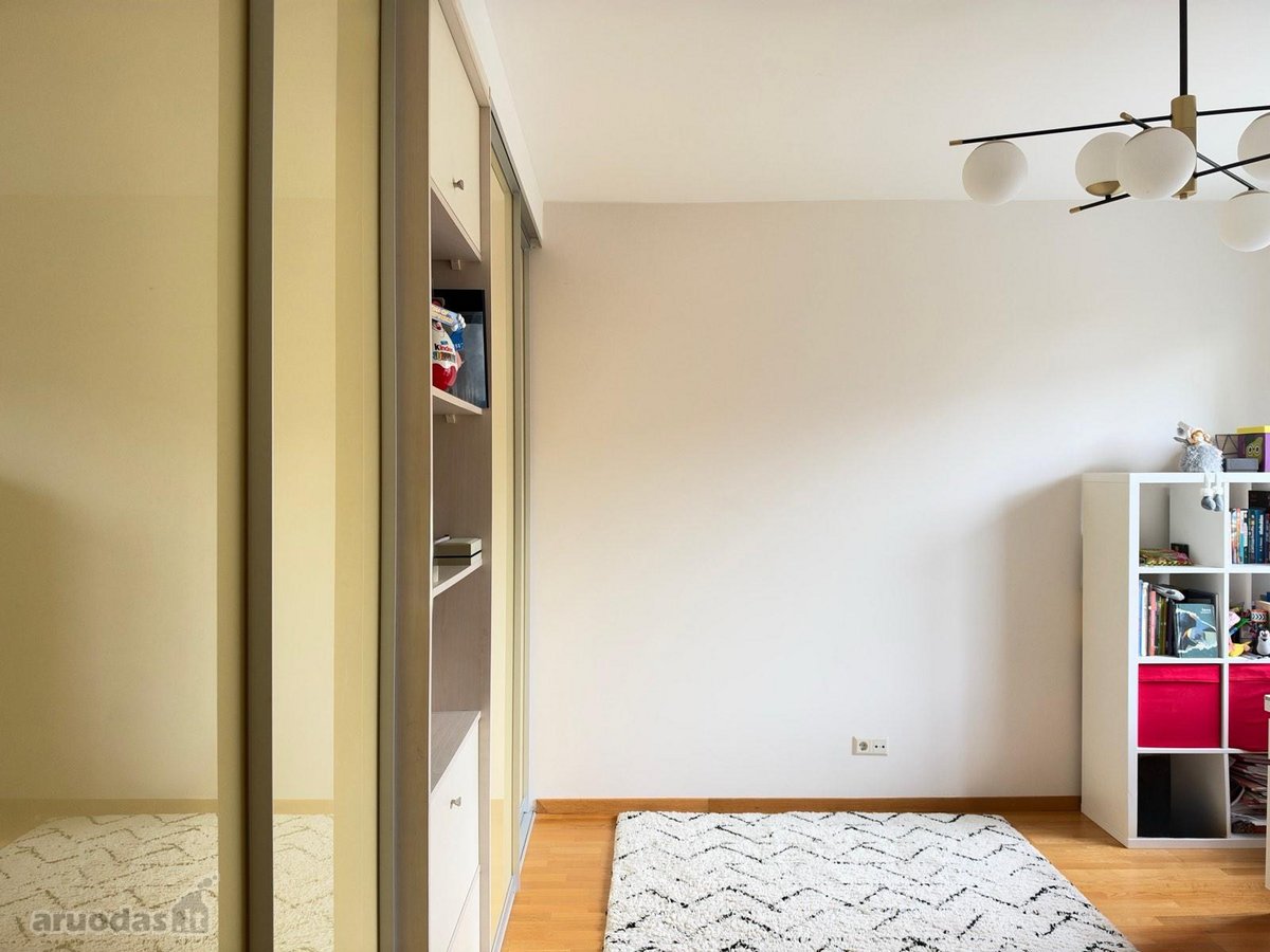 Parduodamas išskirtinis ir erdvus 3 kambarių - nuotraukos Nr. 22
