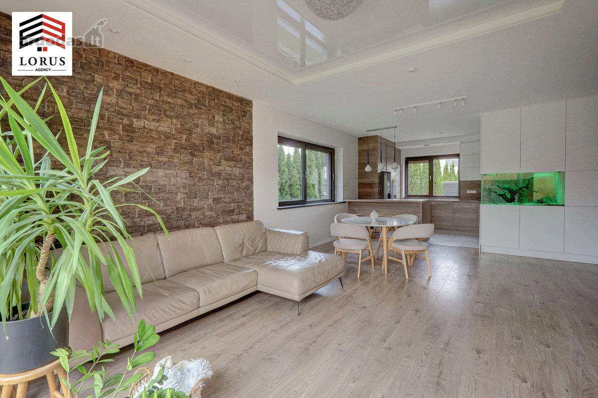 Parduodamas Erdvus 237.43 m² Namas Pilaitėje, - nuotraukos Nr. 7