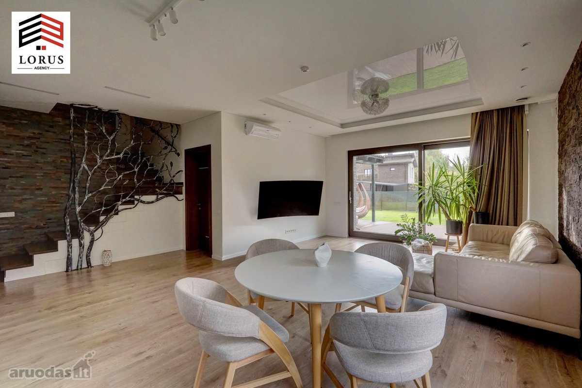 Parduodamas Erdvus 237.43 m² Namas Pilaitėje, - nuotraukos Nr. 9