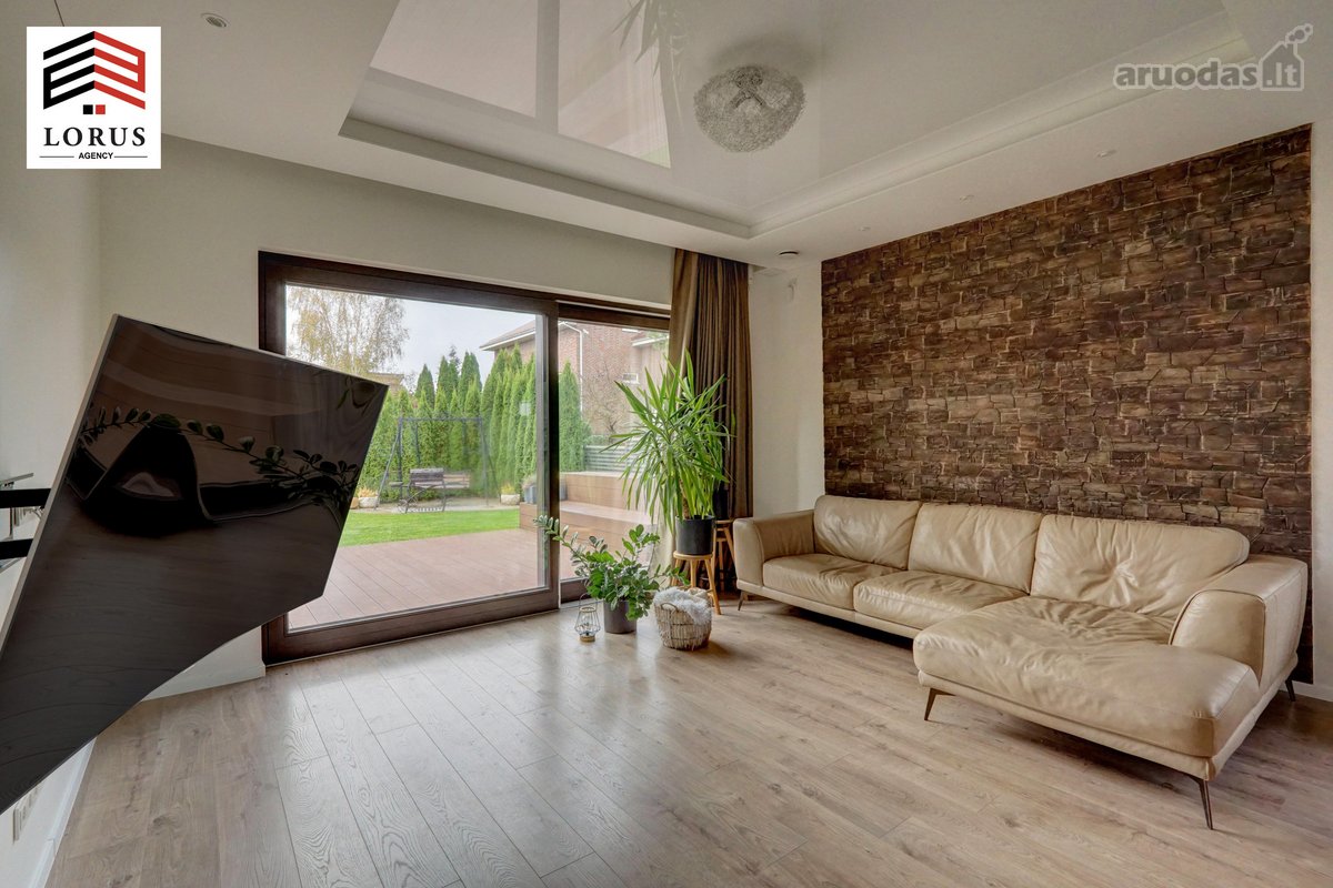 Parduodamas Erdvus 237.43 m² Namas Pilaitėje, - nuotraukos Nr. 10