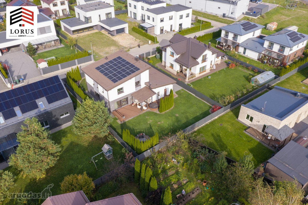Parduodamas Erdvus 237.43 m² Namas Pilaitėje, - nuotraukos Nr. 20