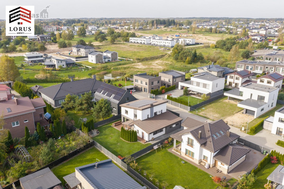 Parduodamas Erdvus 237.43 m² Namas Pilaitėje, - nuotraukos Nr. 21