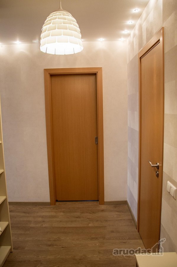 Parduodamas erdvus, šviesus 2 kambarių butas - nuotraukos Nr. 5