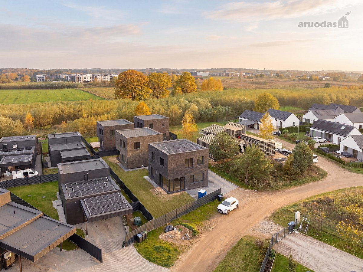Išskirtinės Architektūros 138 Kv. M Namas - nuotraukos Nr. 37