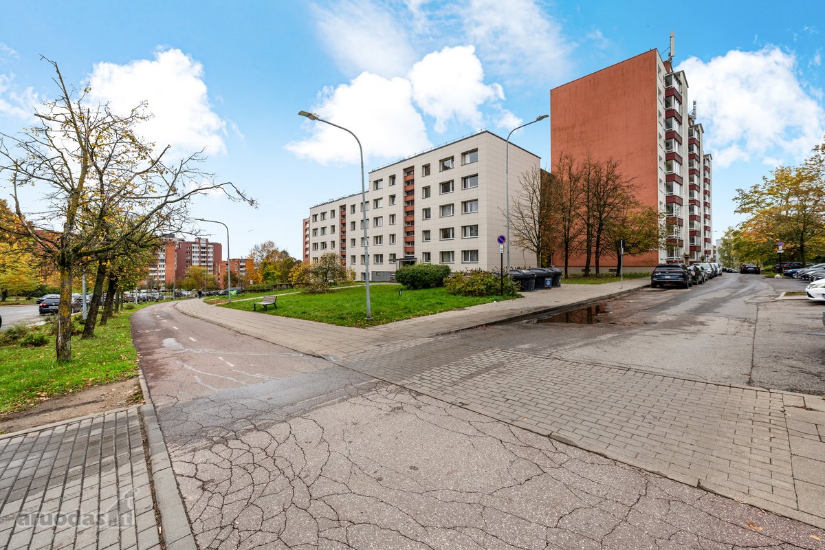 Parduodamas erdvus ir šviesus 3 kambarių - nuotraukos Nr. 30