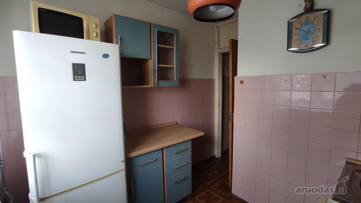 Parduodamas šviesus ir šiltas 3 kambarių - nuotraukos Nr. 3