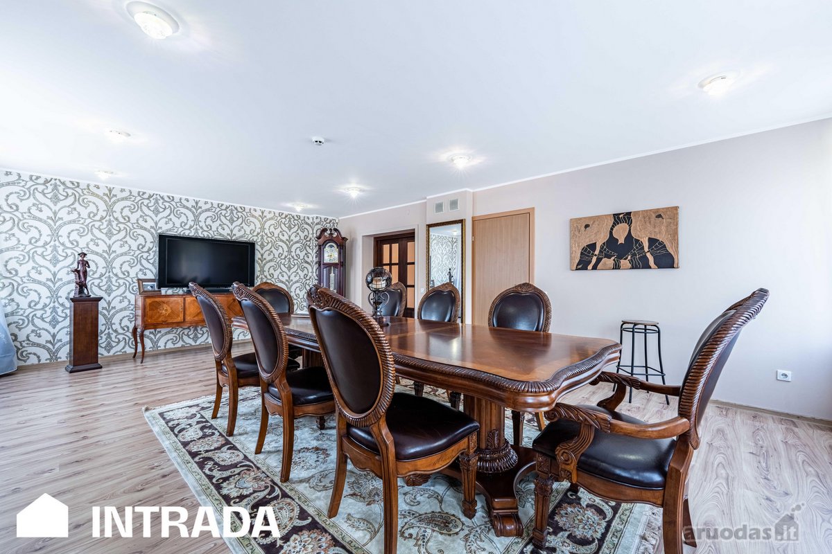 Darbėnų Centre Parduodamas 485,71 M² Pastatų - nuotraukos Nr. 2