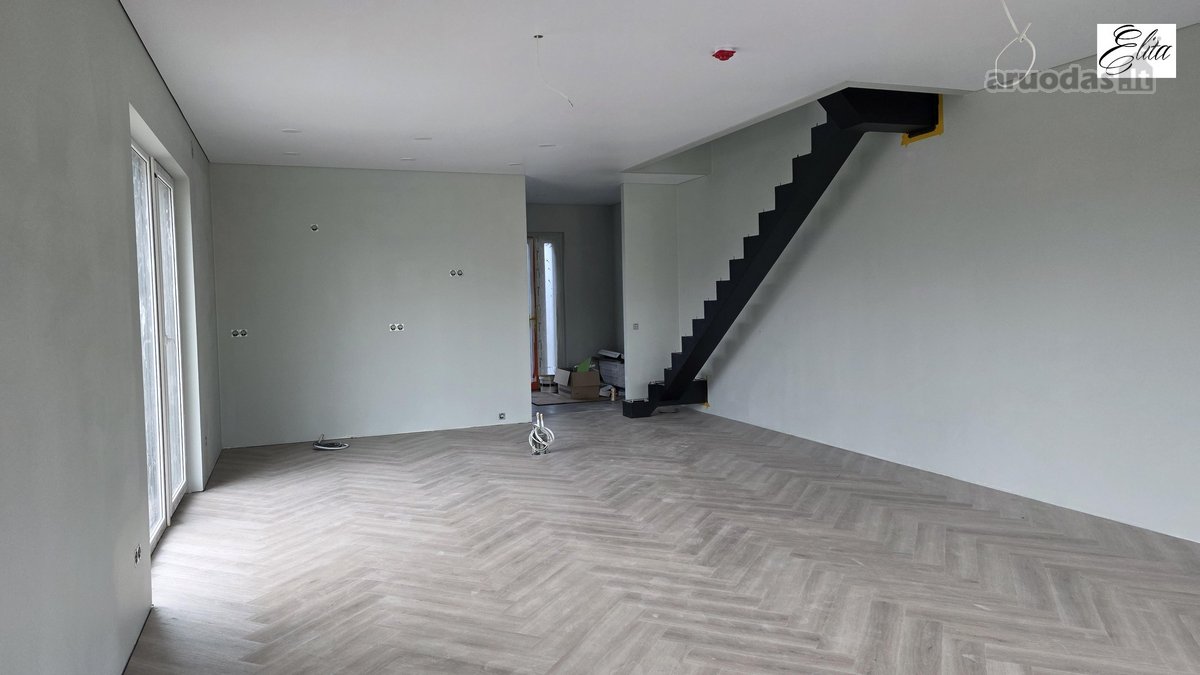 ** Modernus, Pilnai Įrengtas 2-jų Aukštų - nuotraukos Nr. 7