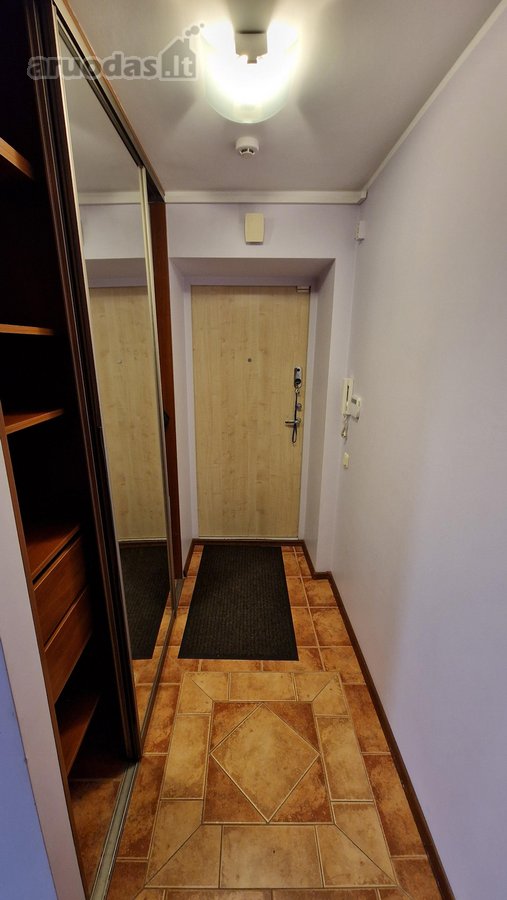 Parduodamas jaukus ir erdvus 3 kambarių butas - nuotraukos Nr. 2