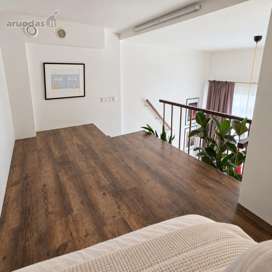 Šviesus, stilingas dviejų lygių loftas - nuotraukos Nr. 12
