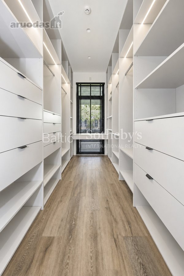 Architektūra, šviesa ir pušų ramybė - nuotraukos Nr. 27