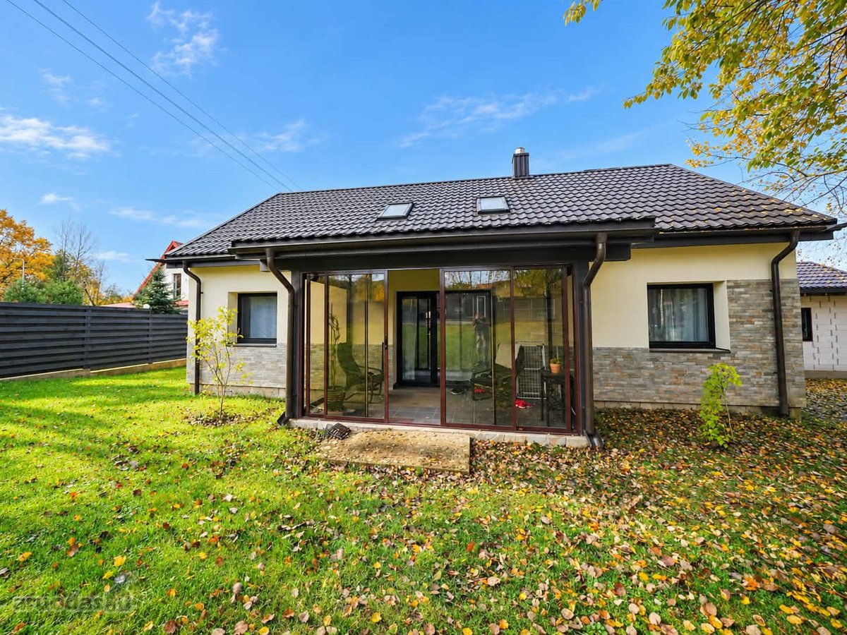  Nuomojamas modernus namas su net 20 arų sklypu - nuotraukos Nr. 16