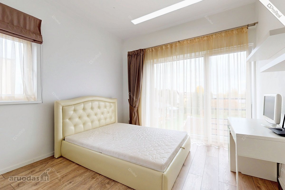 Parduodamas Erdvus 2 Aukštų Sublokuotas Namas - nuotraukos Nr. 18