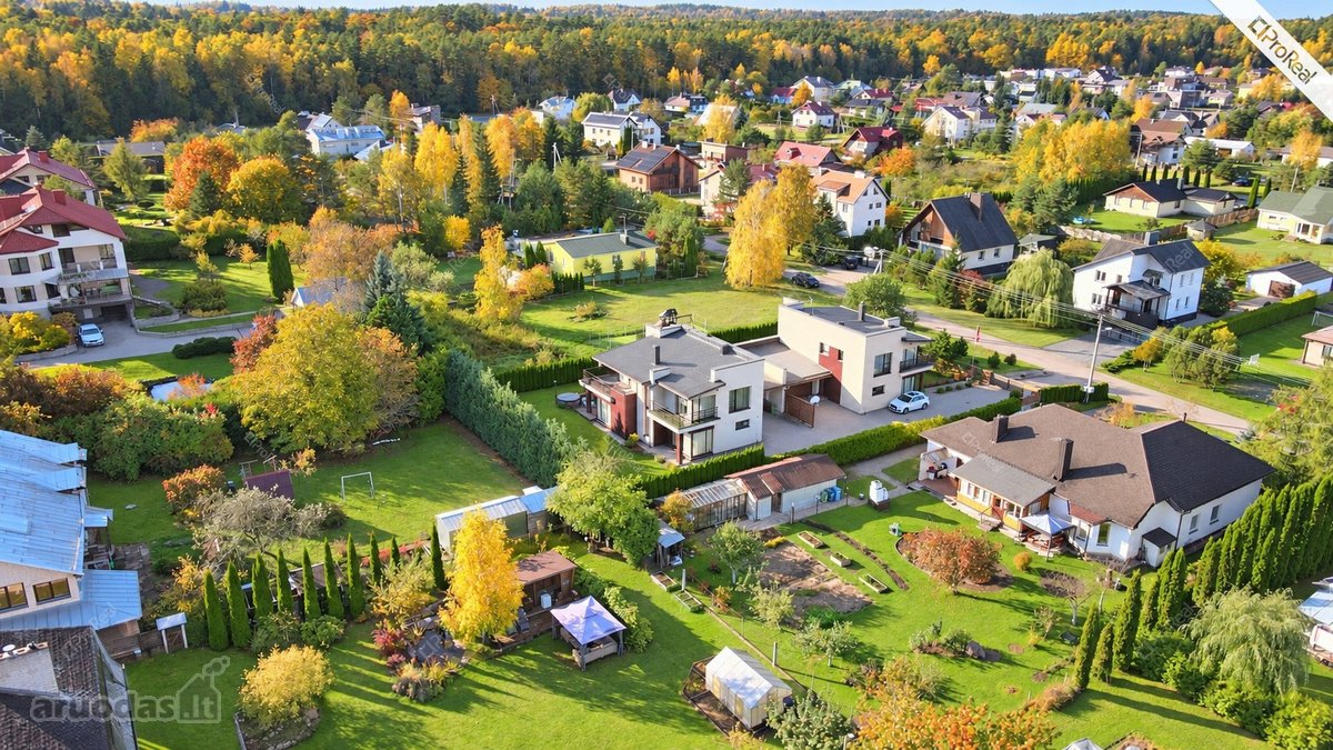 Parduodamas Erdvus 2 Aukštų Sublokuotas Namas - nuotraukos Nr. 25