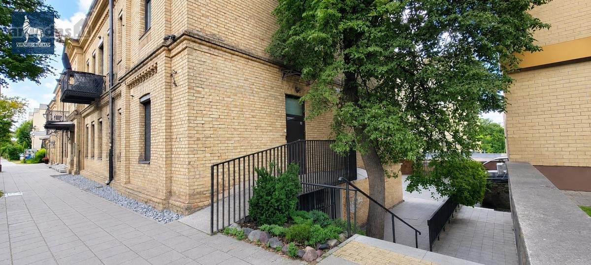 Nuomojamos 43,56 m² patalpos verslui ar - nuotraukos Nr. 2