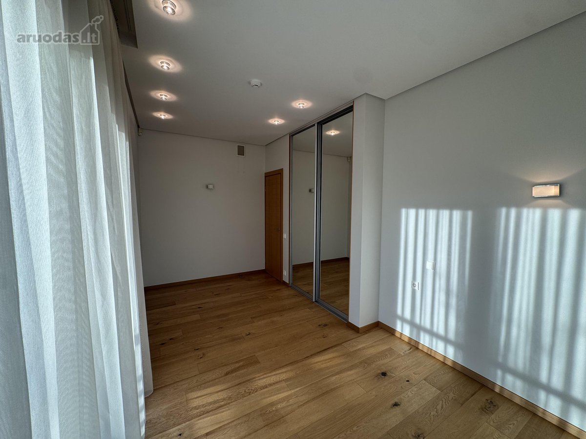 Parduodamas Erdvus, 2026 M. Renovuotas 4 - nuotraukos Nr. 30