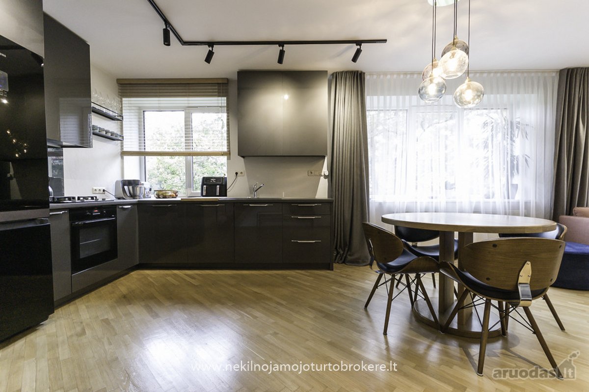 Parduodamas Erdvus 93,05 M² Keturių Kambarių - nuotraukos Nr. 4