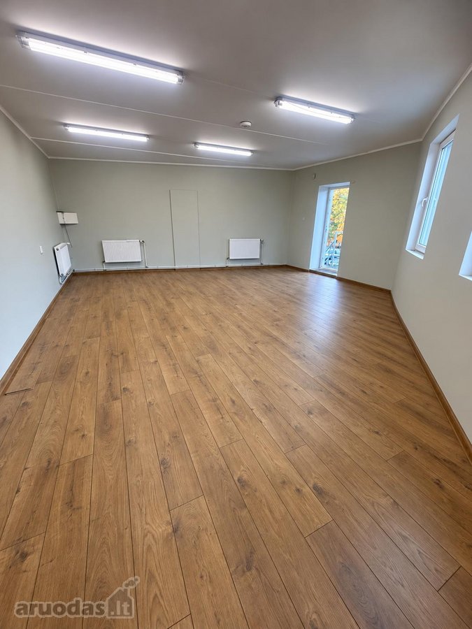 Išnuomojamos tvarkingos 40 m² komercinės - nuotraukos Nr. 2