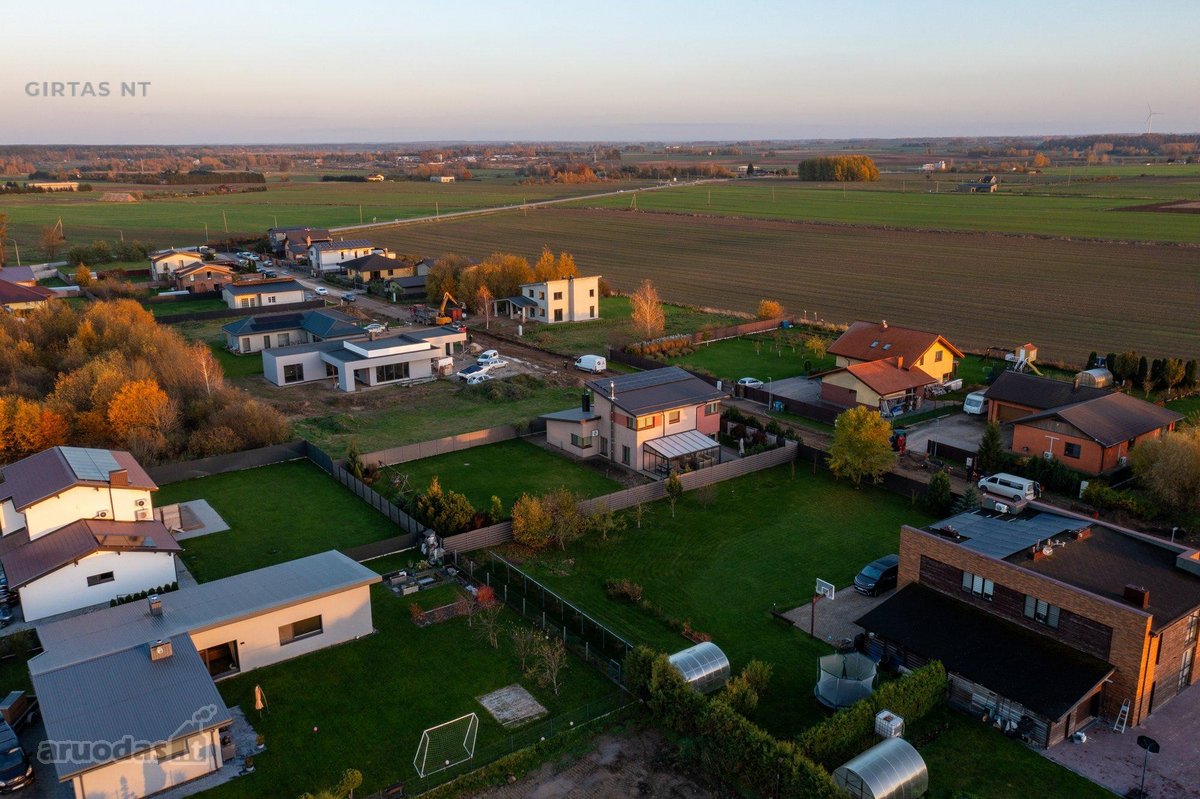 Įrengtas 180 m² namas Rokuose, 10,36 a sklype - nuotraukos Nr. 8
