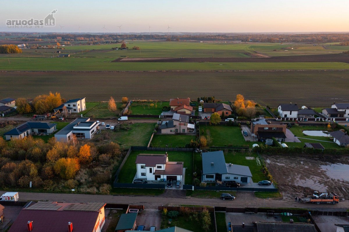 Įrengtas 180 m² namas Rokuose, 10,36 a sklype - nuotraukos Nr. 9