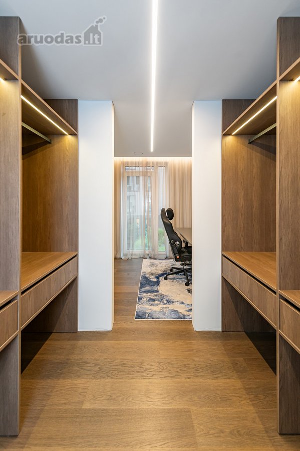 Parduodamas moderniai įrengtas 3-jų kambarių - nuotraukos Nr. 17