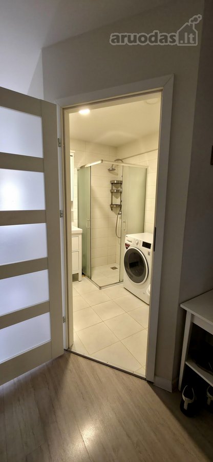 Nuomojamas dviejų kambarių butas renovuotame - nuotraukos Nr. 3
