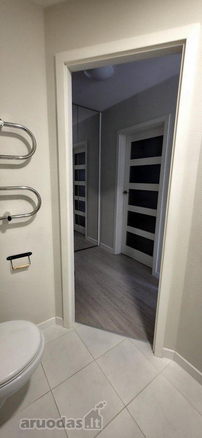 Nuomojamas dviejų kambarių butas renovuotame - nuotraukos Nr. 8