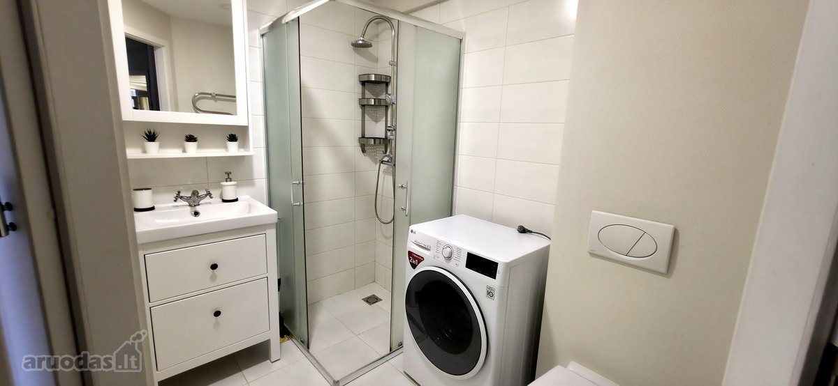 Nuomojamas dviejų kambarių butas renovuotame - nuotraukos Nr. 7