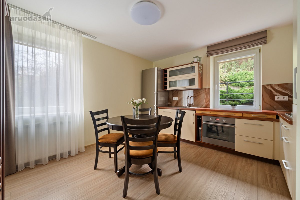 Parduodamas labai geros būklės 193,46 m² - nuotraukos Nr. 8