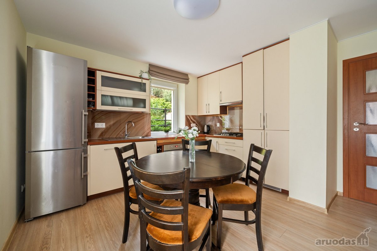 Parduodamas labai geros būklės 193,46 m² - nuotraukos Nr. 9