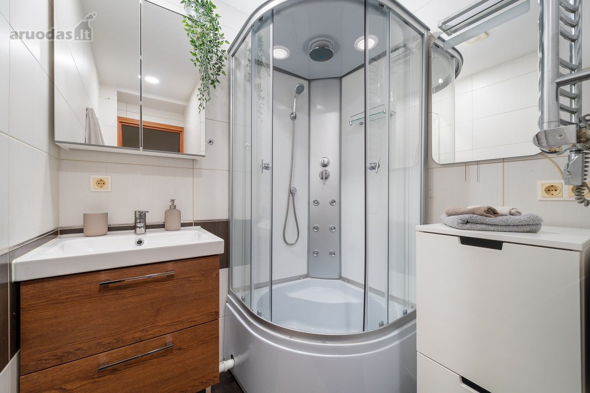 Parduodamas labai geros būklės 193,46 m² - nuotraukos Nr. 24